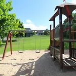 Hill 33 By Interhome Vakantiehuis Cista (Hradec Kralove)