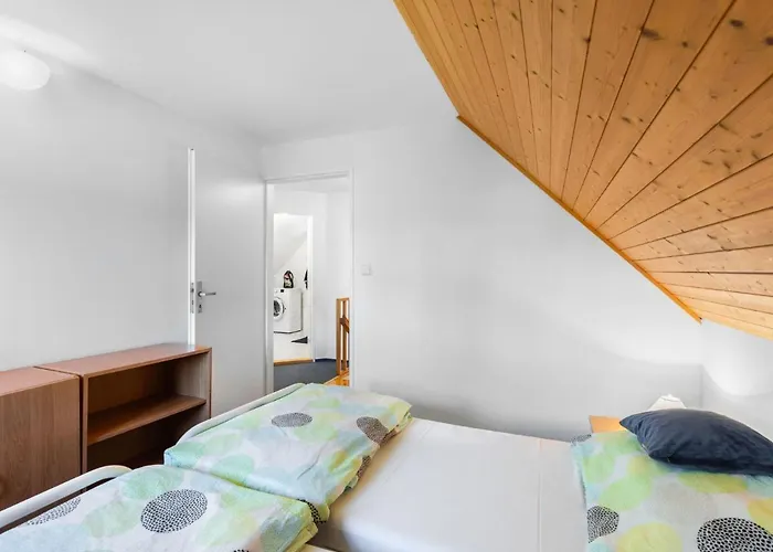 Hill 33 By Interhome Nyaraló